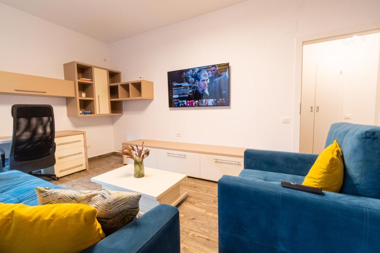 Yan Apartment - Near Mall & Free Private Parking Брашов Екстер'єр фото