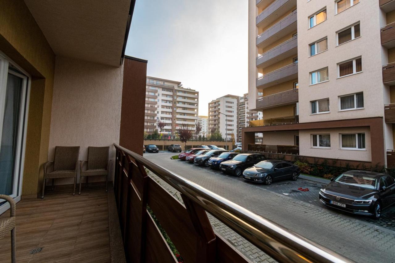 Yan Apartment - Near Mall & Free Private Parking Брашов Екстер'єр фото