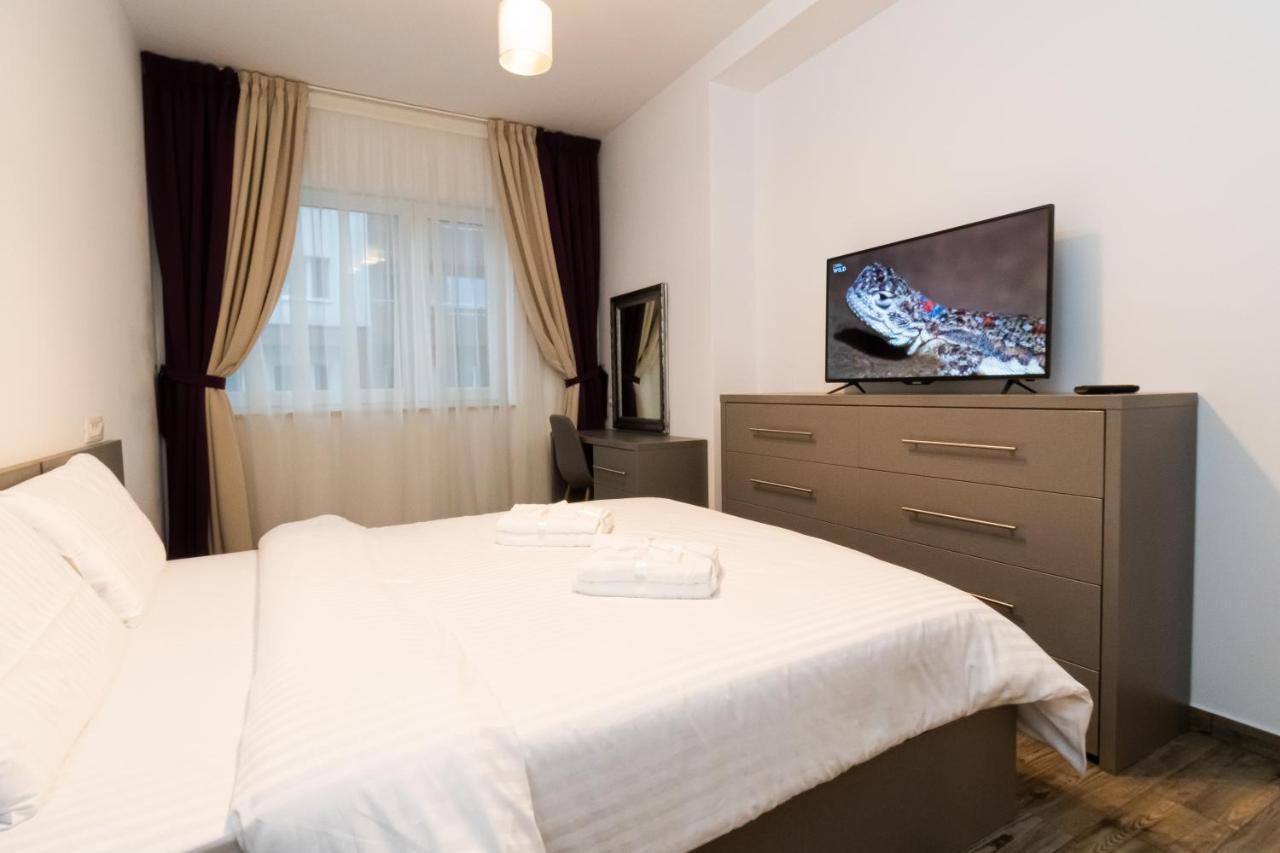 Yan Apartment - Near Mall & Free Private Parking Брашов Екстер'єр фото