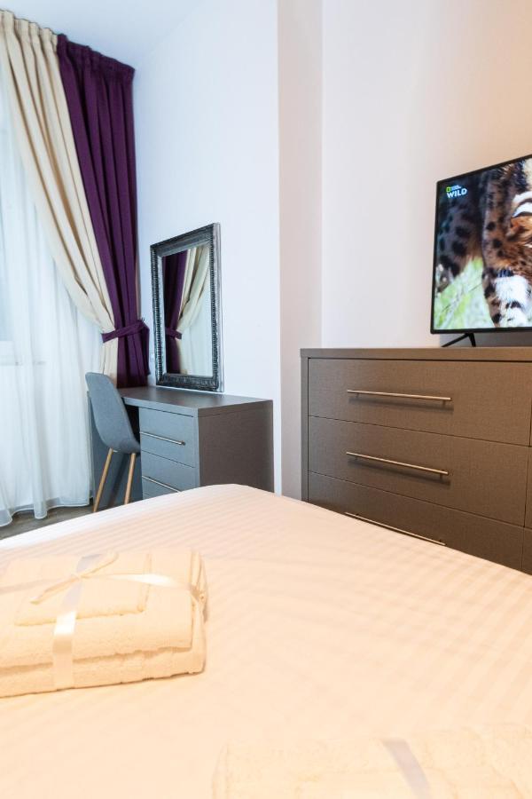 Yan Apartment - Near Mall & Free Private Parking Брашов Екстер'єр фото