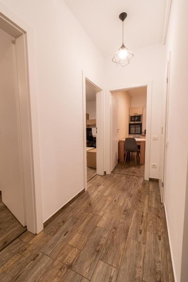 Yan Apartment - Near Mall & Free Private Parking Брашов Екстер'єр фото